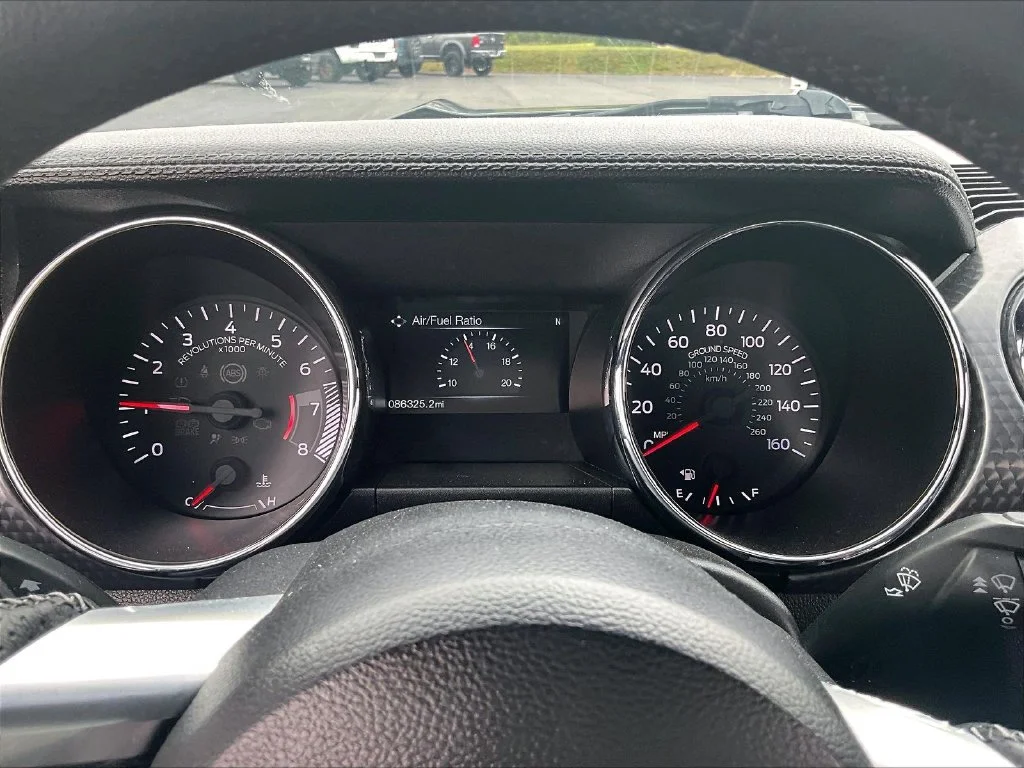 Used 2015 Gray Ford GT image 18