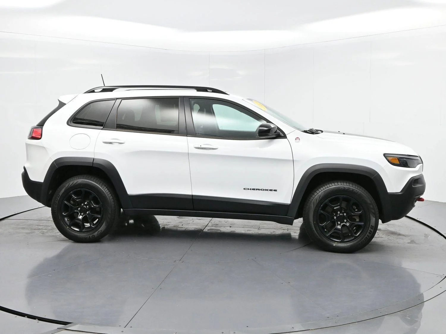 Used 2022 White Jeep Trailhawk image 8