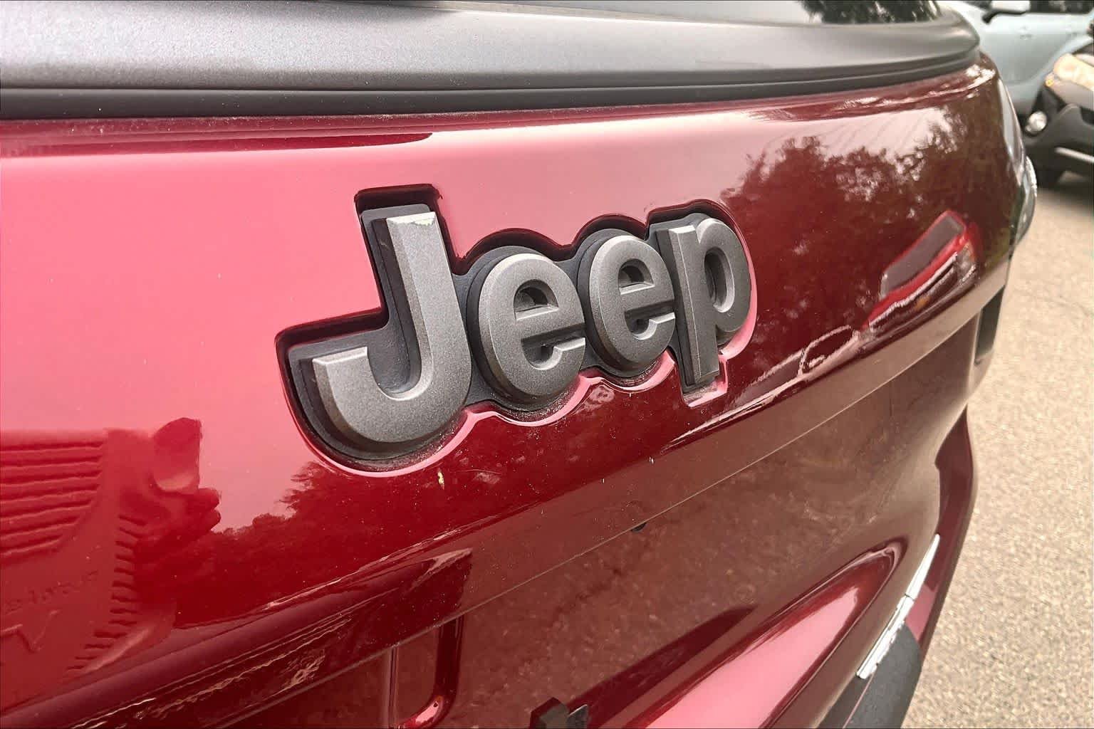 Used 2021 Velvet Red Pearlcoat Jeep Trailhawk image 29