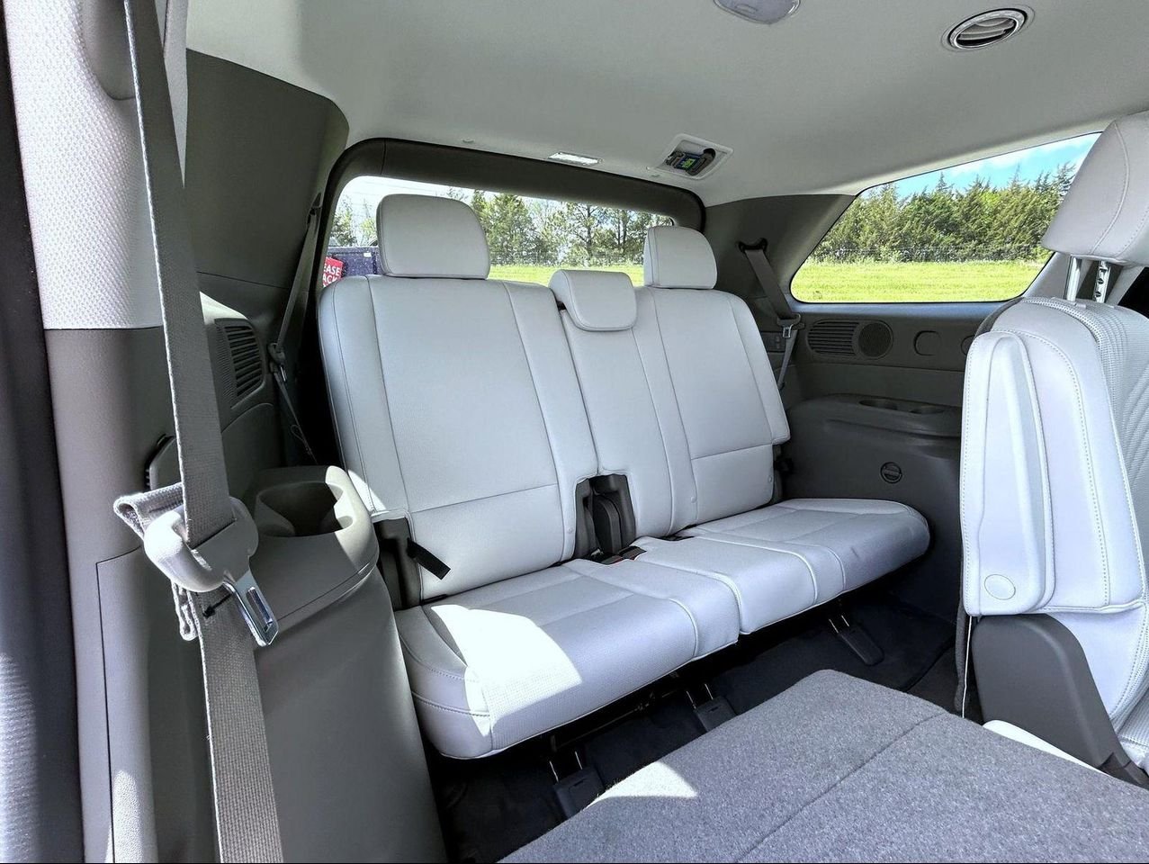 New 2026 Black Hyundai SEL Premium image 19