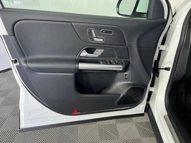 New 2026 Polar White Mercedes-Benz GLA 250 image 58