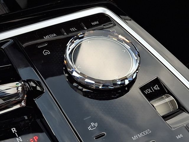 New 2026 Mineral White Metallic BMW 760i xDrive image 14