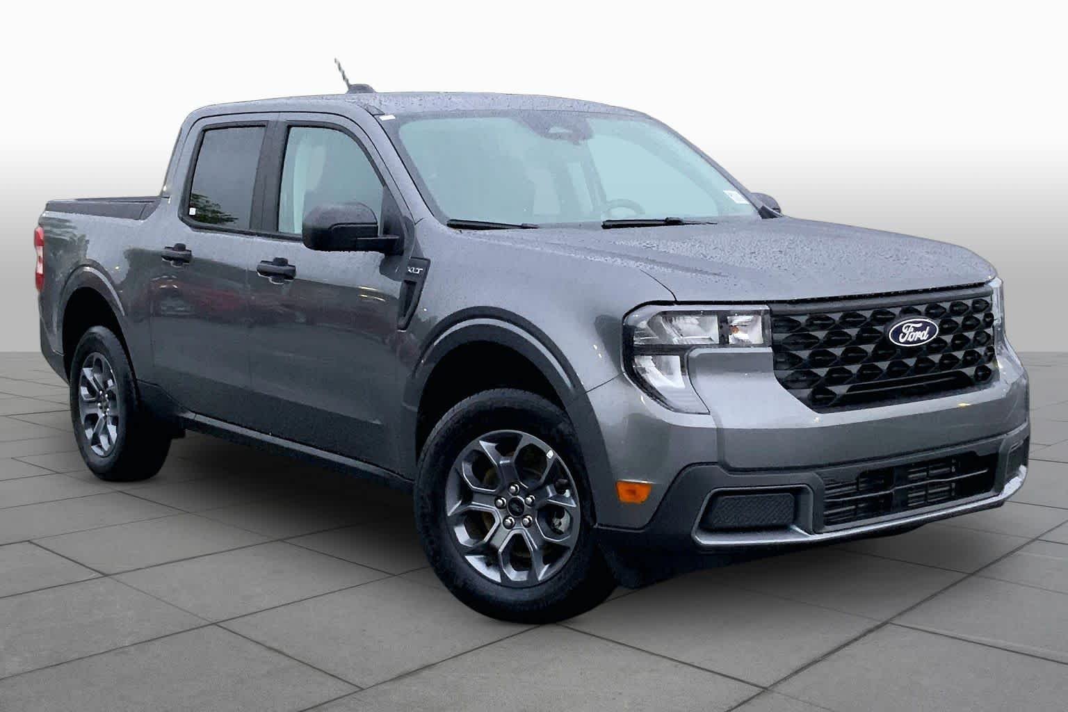 Used 2025 Carbonized Gray Metallic Ford XLT image 3