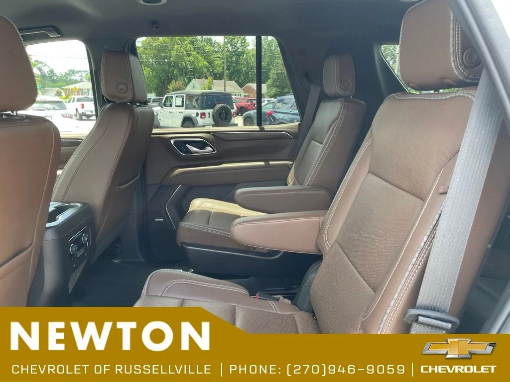 Used 2024 Pearl Chevrolet High Country image 37