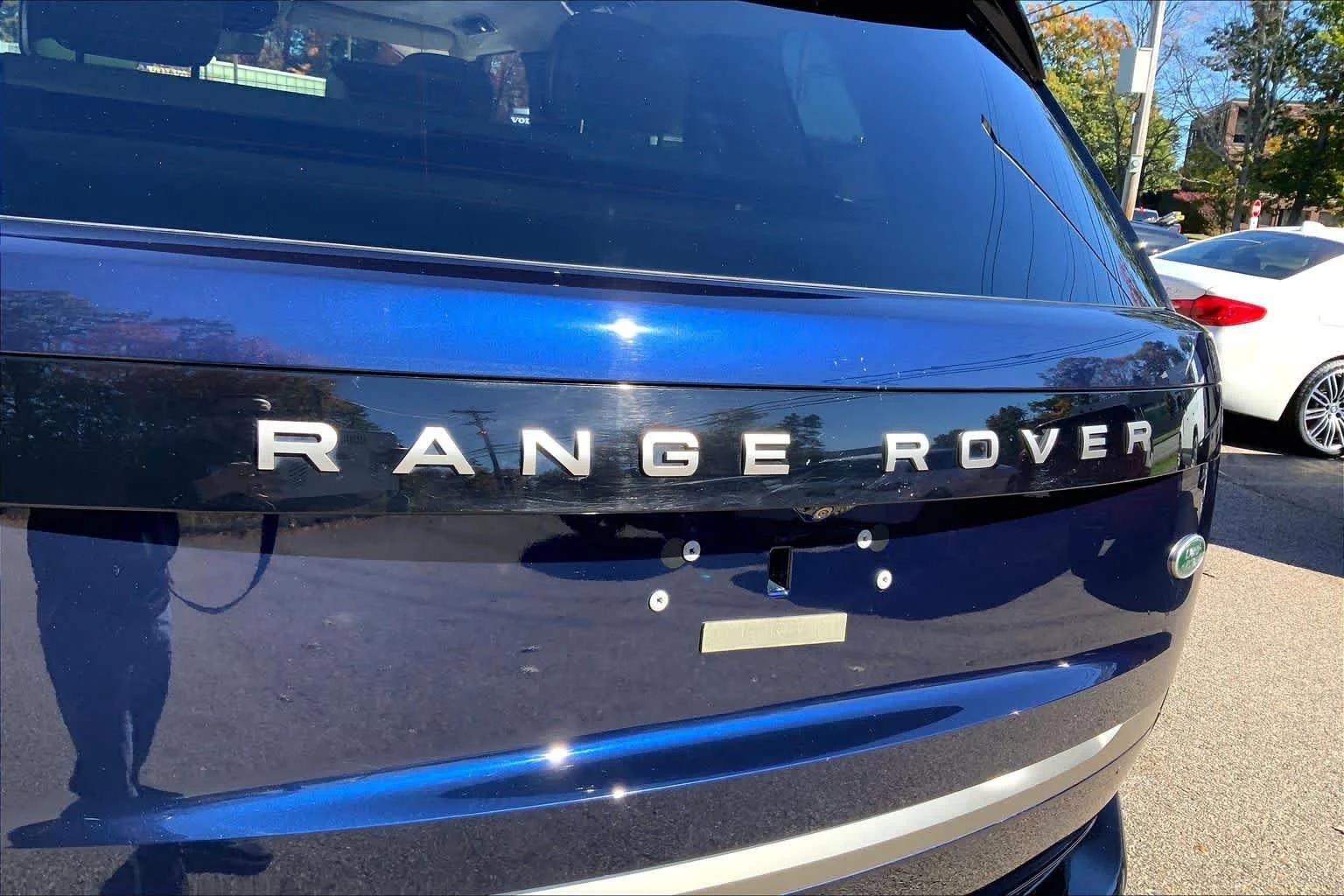 Used 2023 Portofino Blue Metallic Land Rover SE image 29