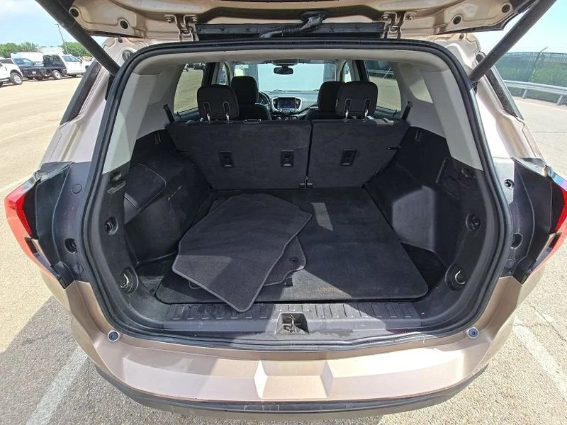 Used 2018 Coppertino Metallic GMC SLE image 22