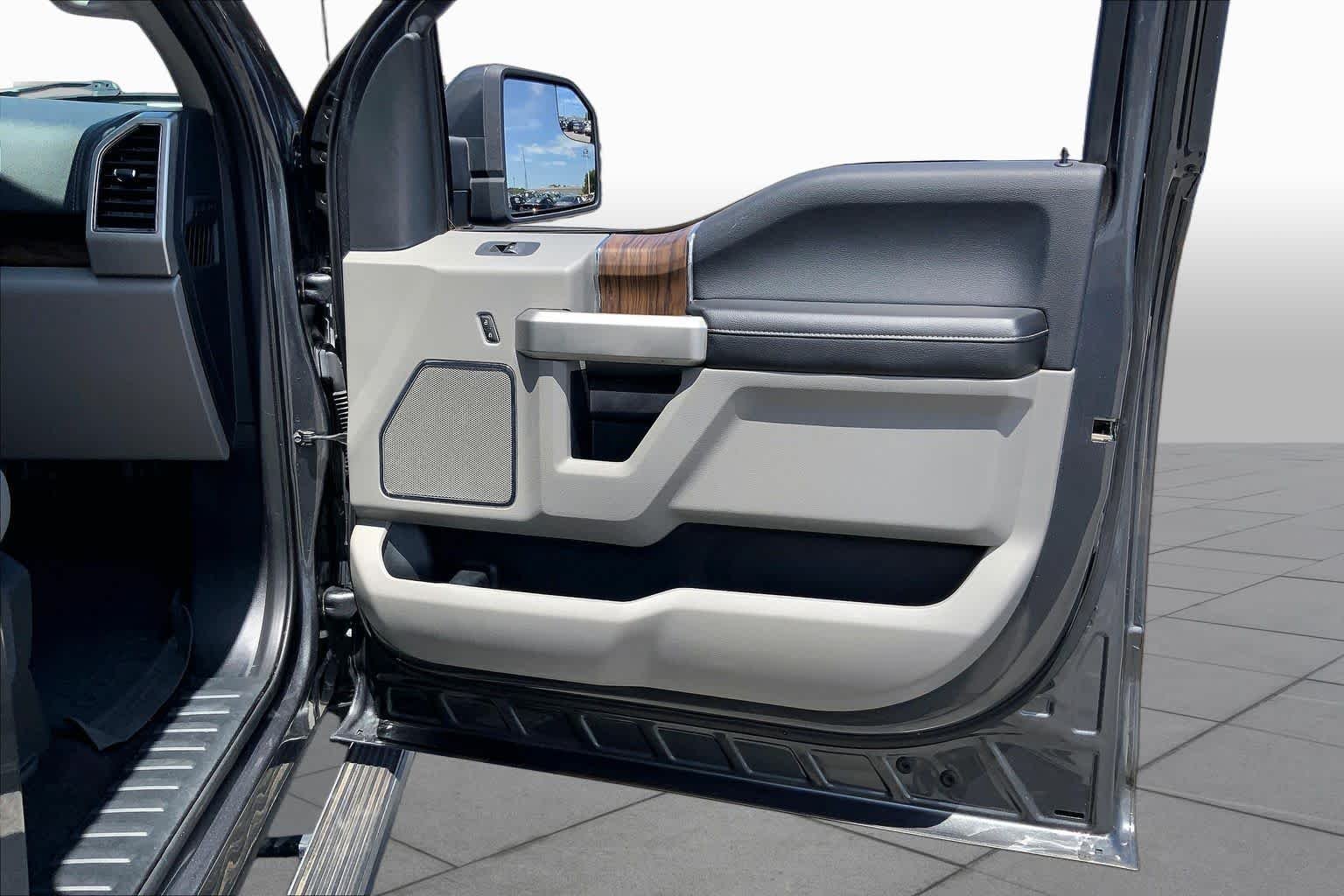 Certified Used 2019 Magnetic Metallic Ford LARIAT image 22