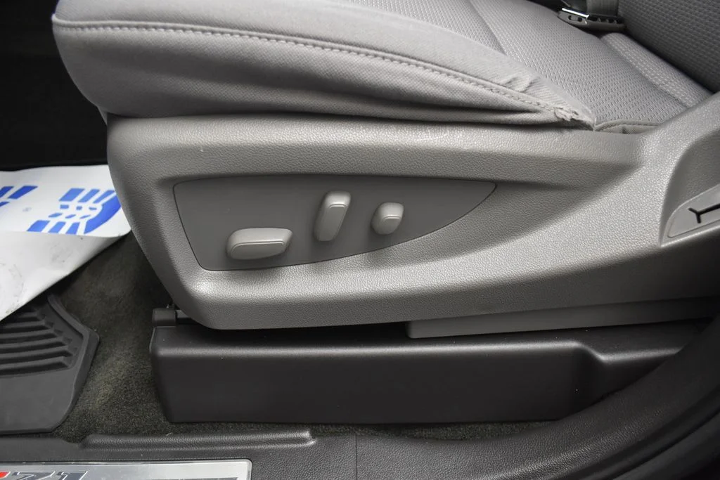 Used 2018 Black Chevrolet LT image 17