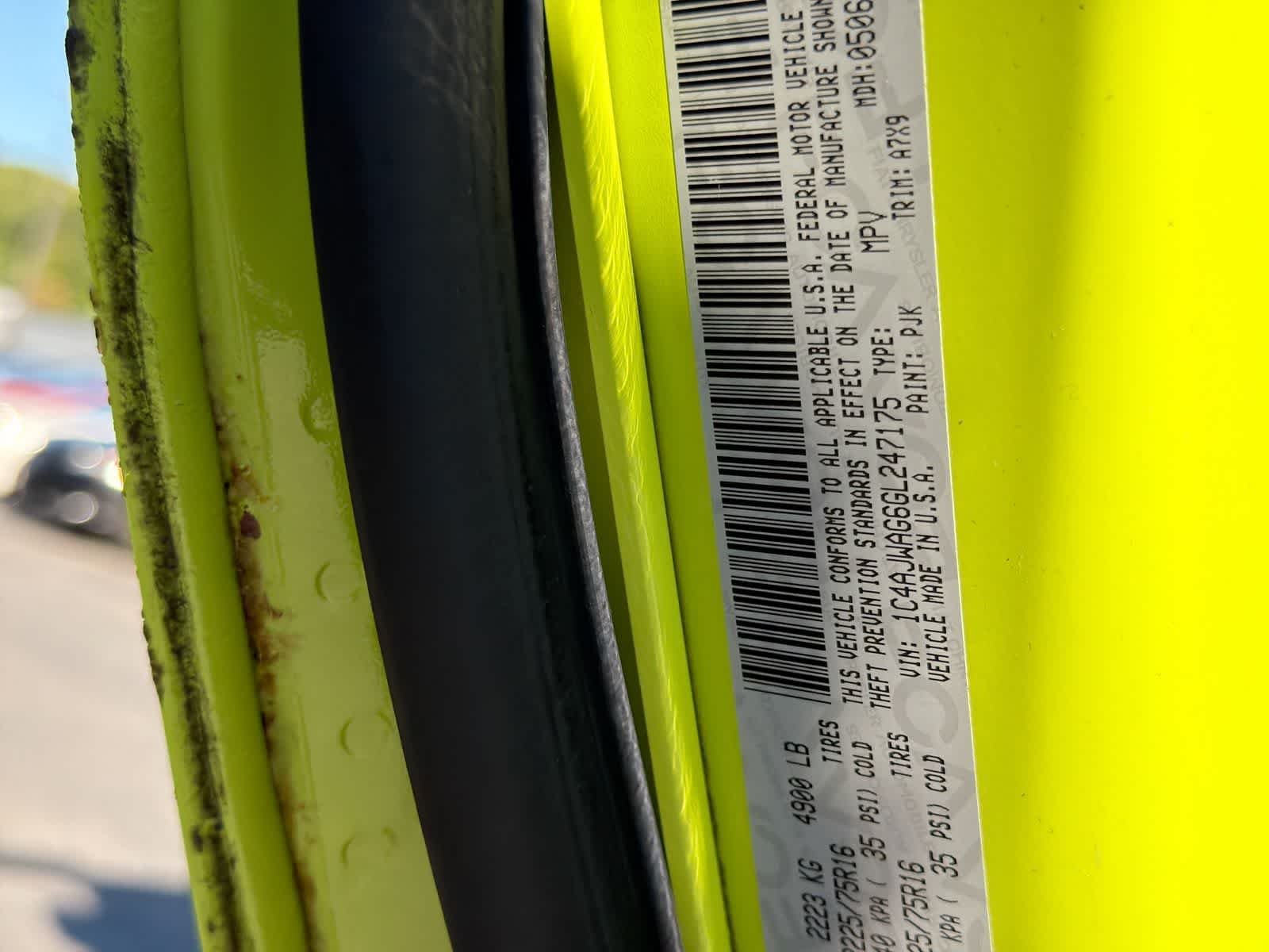 Used 2016 Hypergreen Clearcoat Jeep Sport image 35