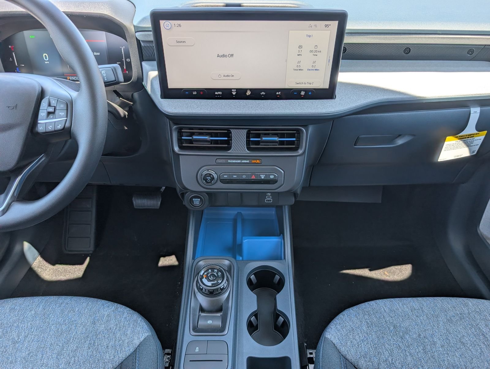 New 2026 Oxford White Ford XLT image 7
