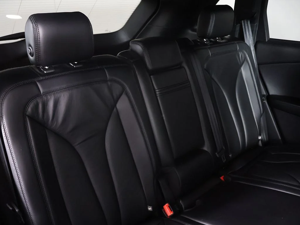 Used 2017 Black Lincoln Select image 28