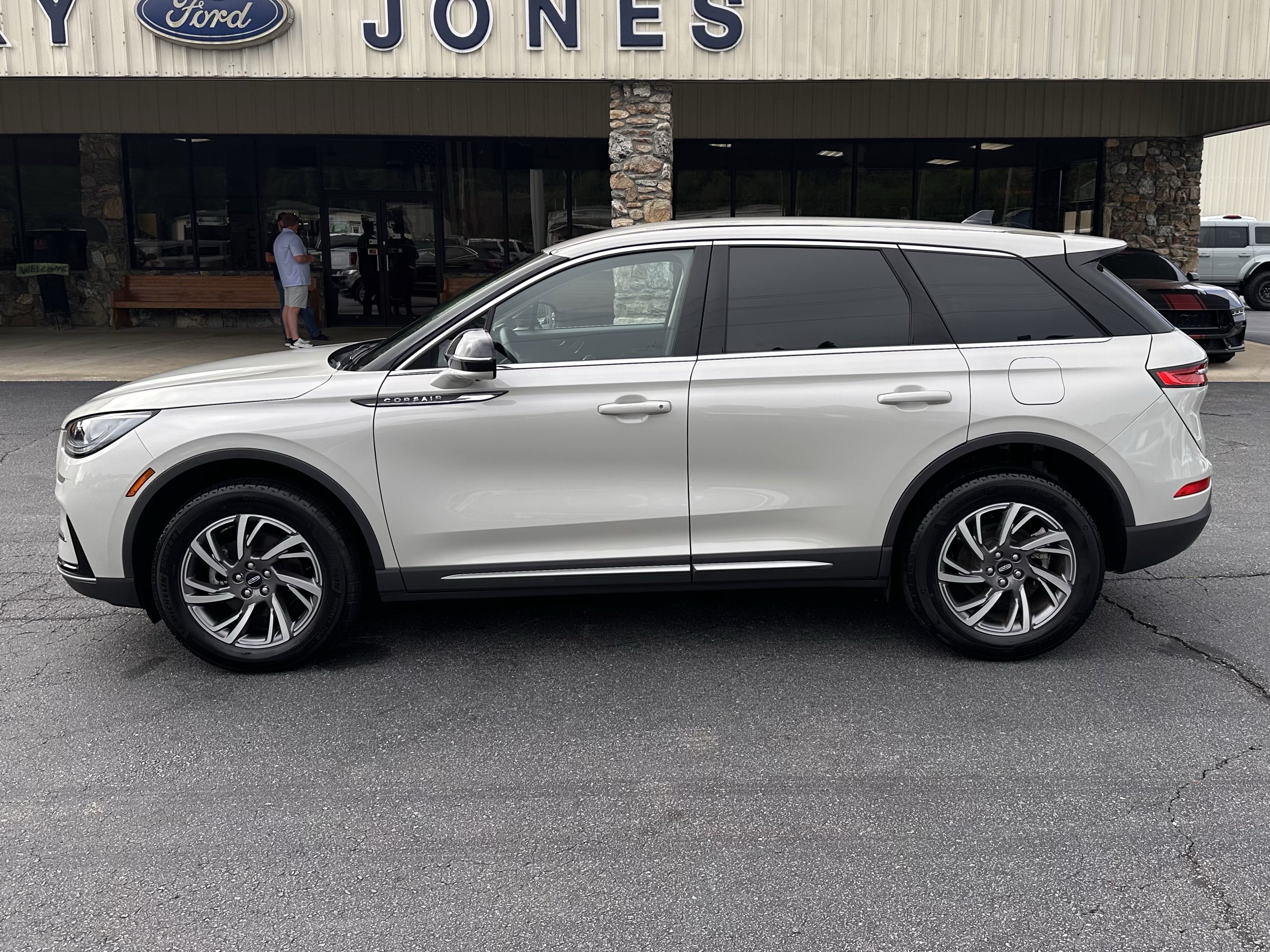 2024 Lincoln Corsair Premiere