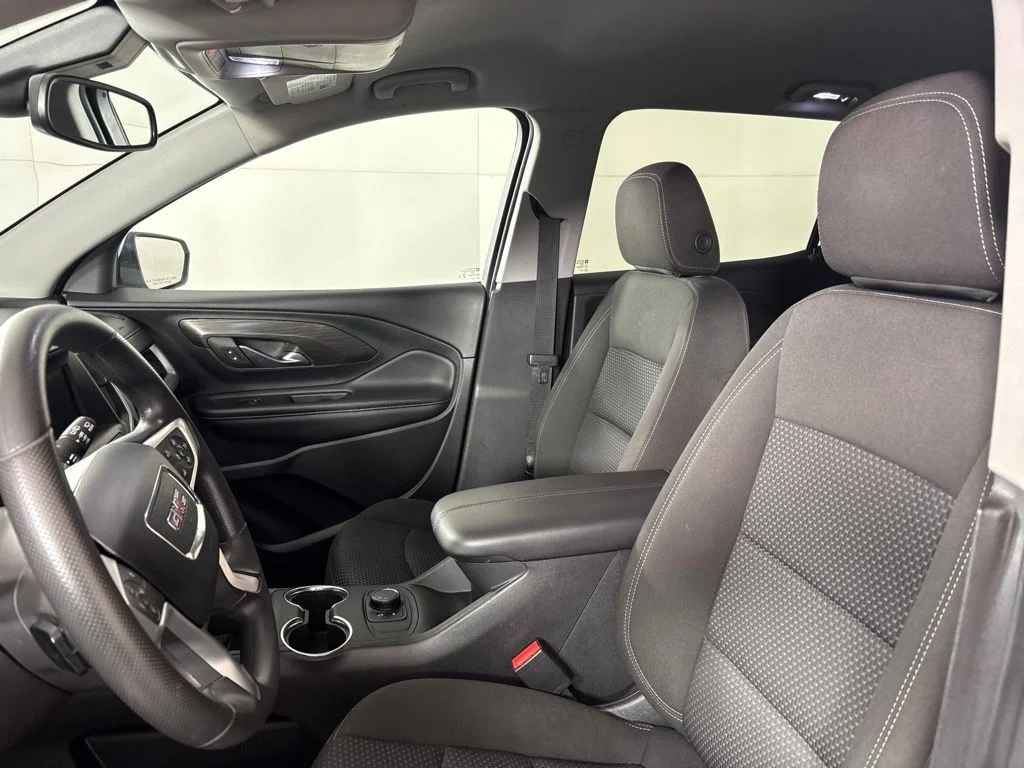 Used 2024 White GMC SLE image 29
