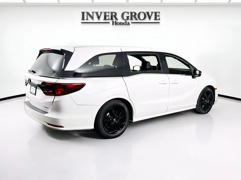 Used 2024  Honda Sport image 5