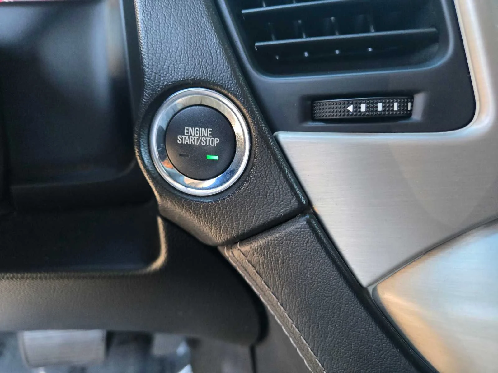 Used 2015 ONYX BLACK GMC Denali image 18