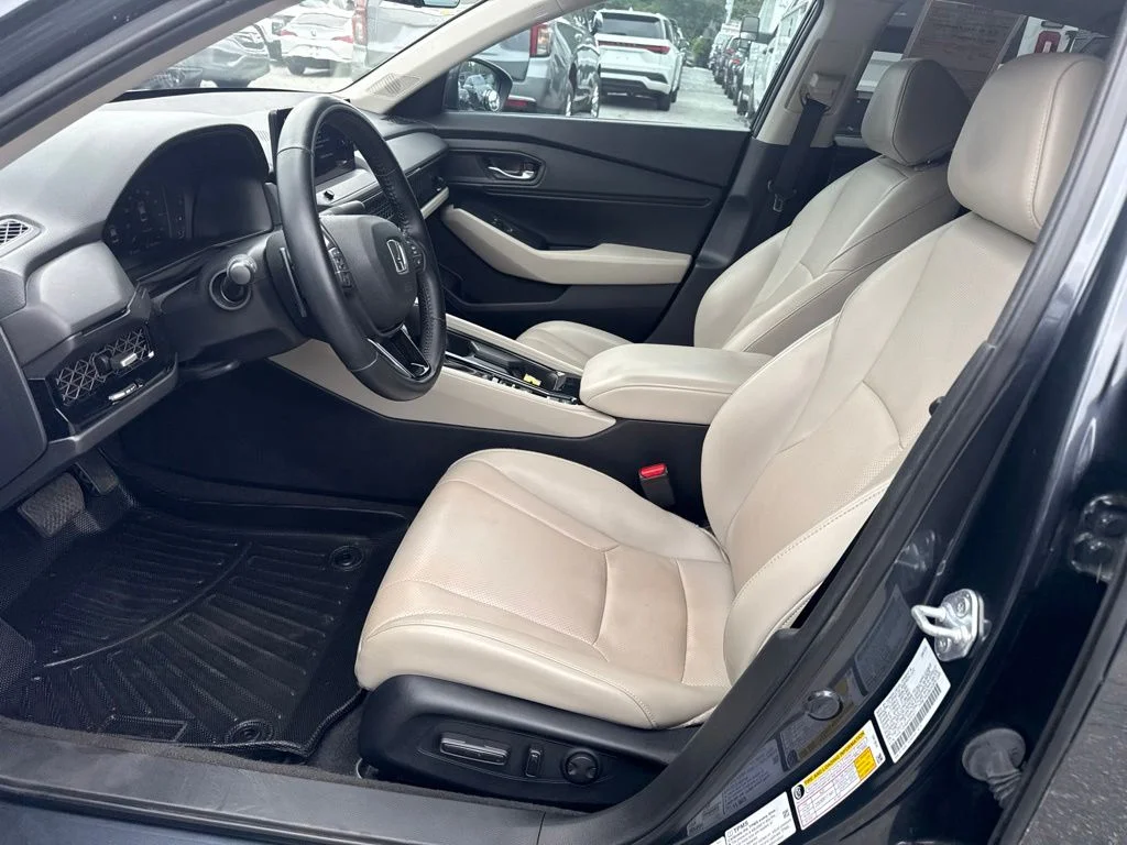 Used 2023 Gray Honda EX-L image 3