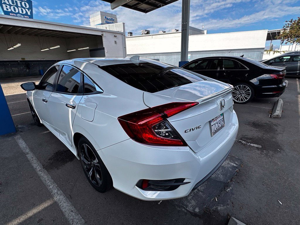 Used 2017 White Orchid Pearl Honda Touring image 25