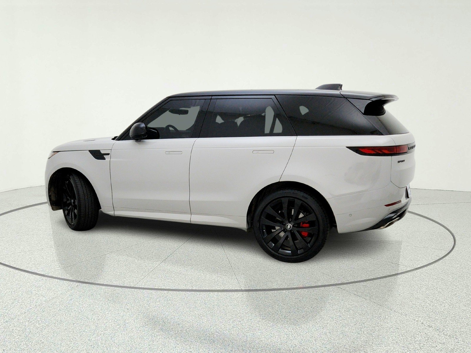 Used 2025 BORASCO GREY Land Rover Dynamic SE image 13