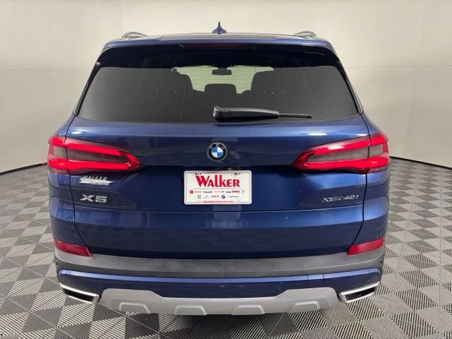 Used 2019 Blue BMW xDrive40i image 6