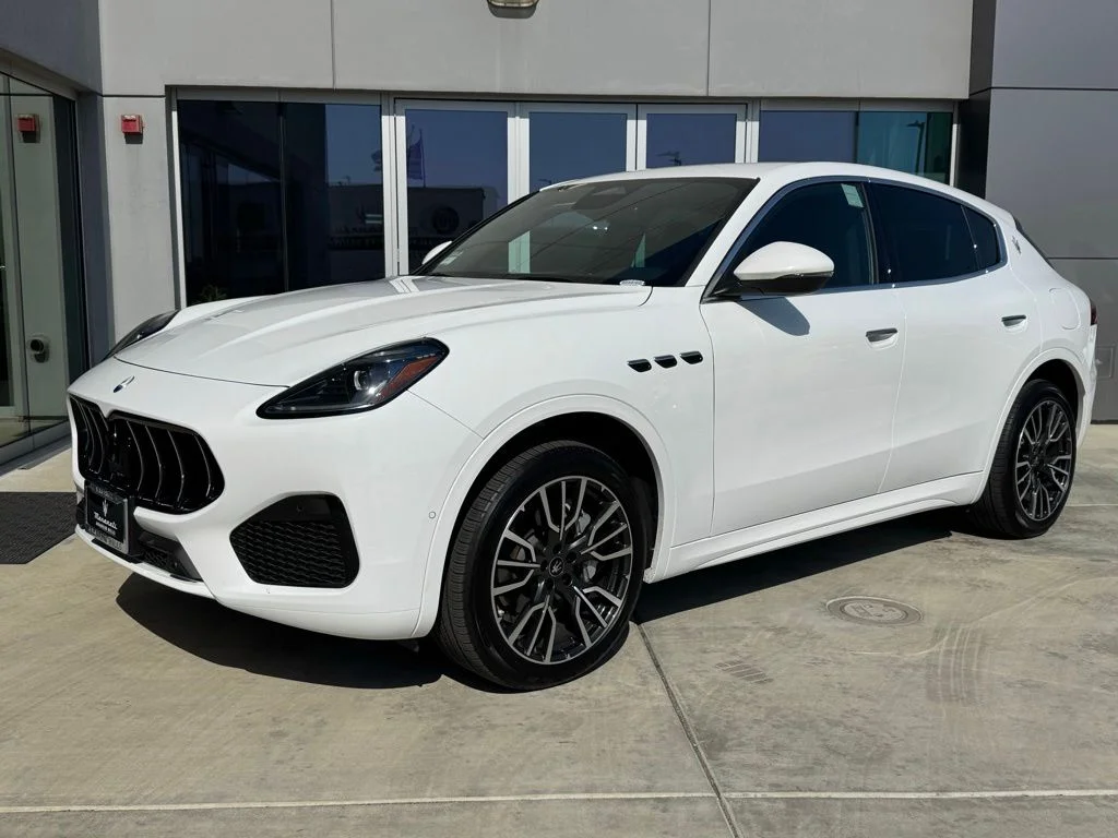 Used 2025 Bianco Maserati Base image 4