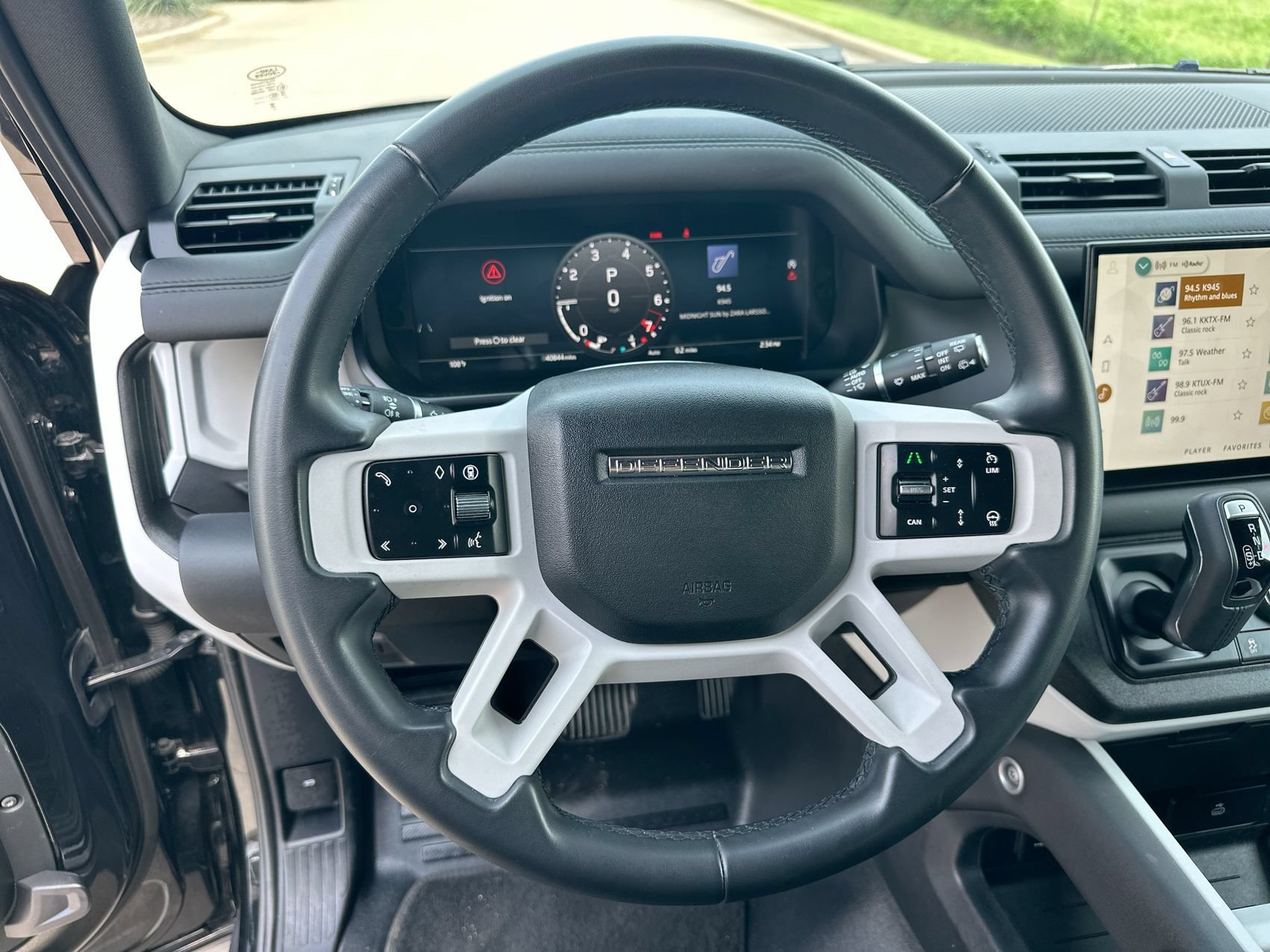 Used 2025 Black Land Rover S image 14