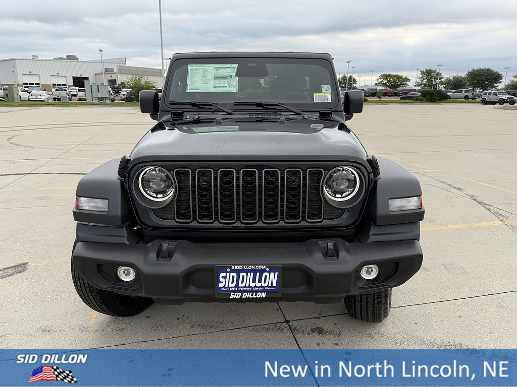 New 2026 Black Clear-Coat Exterior Paint Jeep Sport S image 3