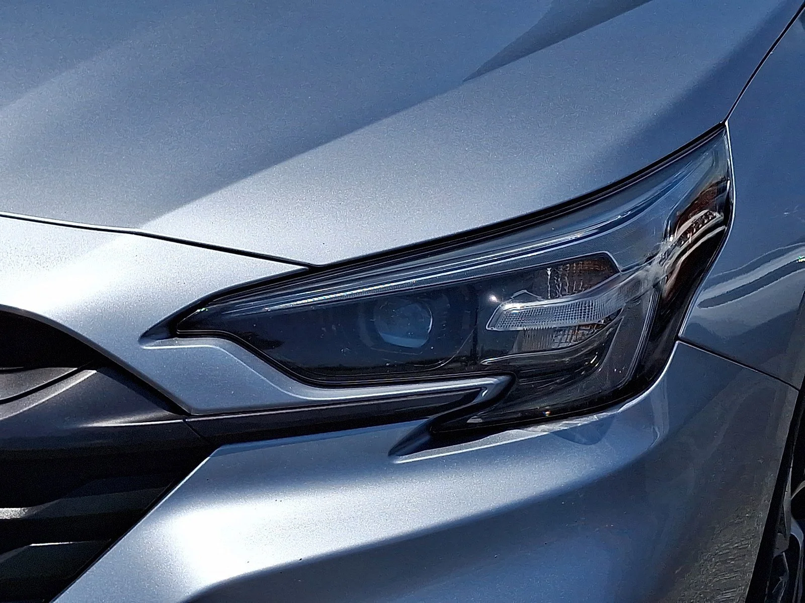 Used 2023 Ice Silver Metallic Subaru Premium image 10