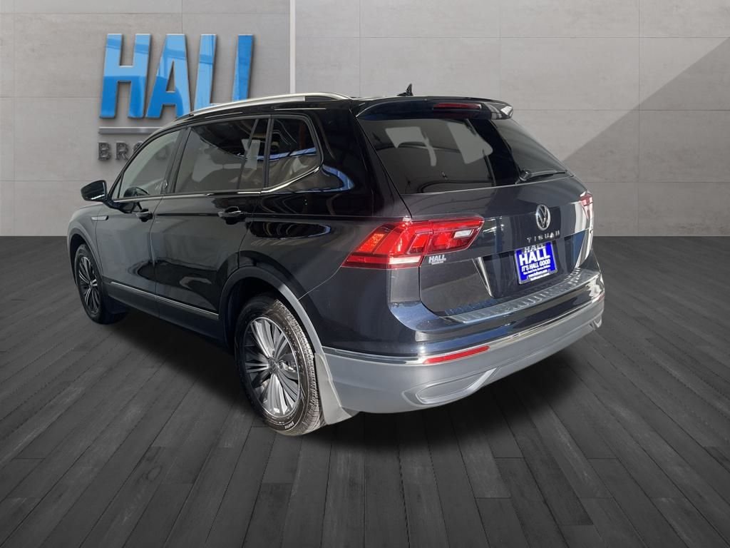2024 Volkswagen Tiguan Wolfsburg Edition photo 3