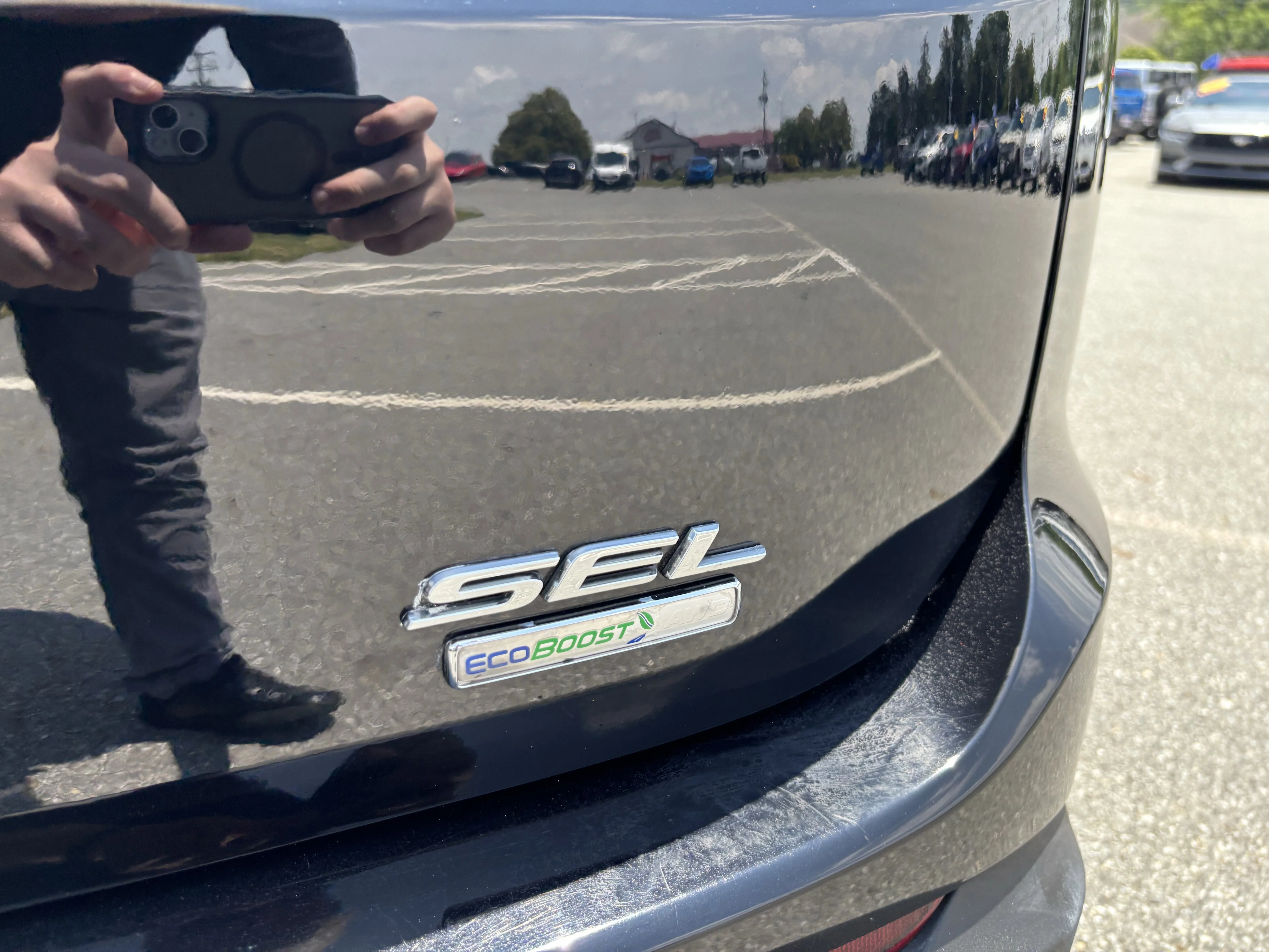 Used 2018 Shadow Black Ford SEL image 33
