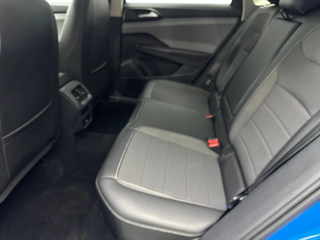 Used 2022 Blue Volkswagen 1.5T SE CAM,PANO,HTD STS,BLIND SPOT,18" WLS image 33