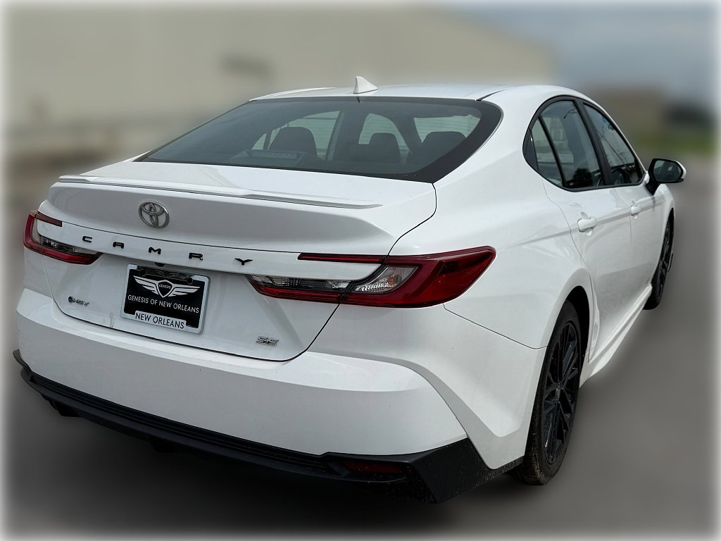 Used 2025 Ice Cap Toyota SE image 4