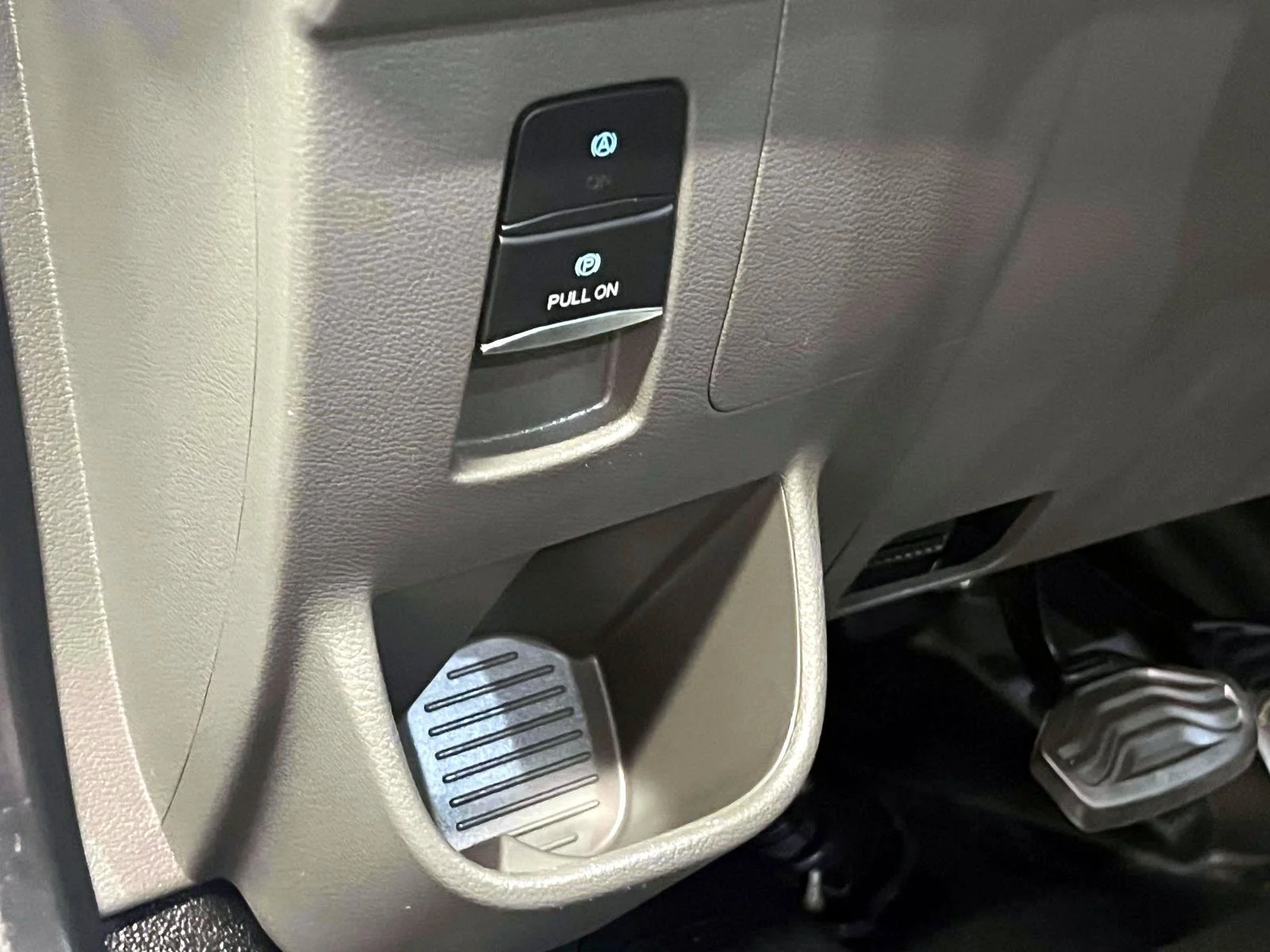 Used 2025 White Ford  image 22