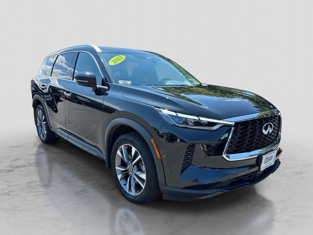 Certified Used 2023 Black INFINITI LUXE image 7