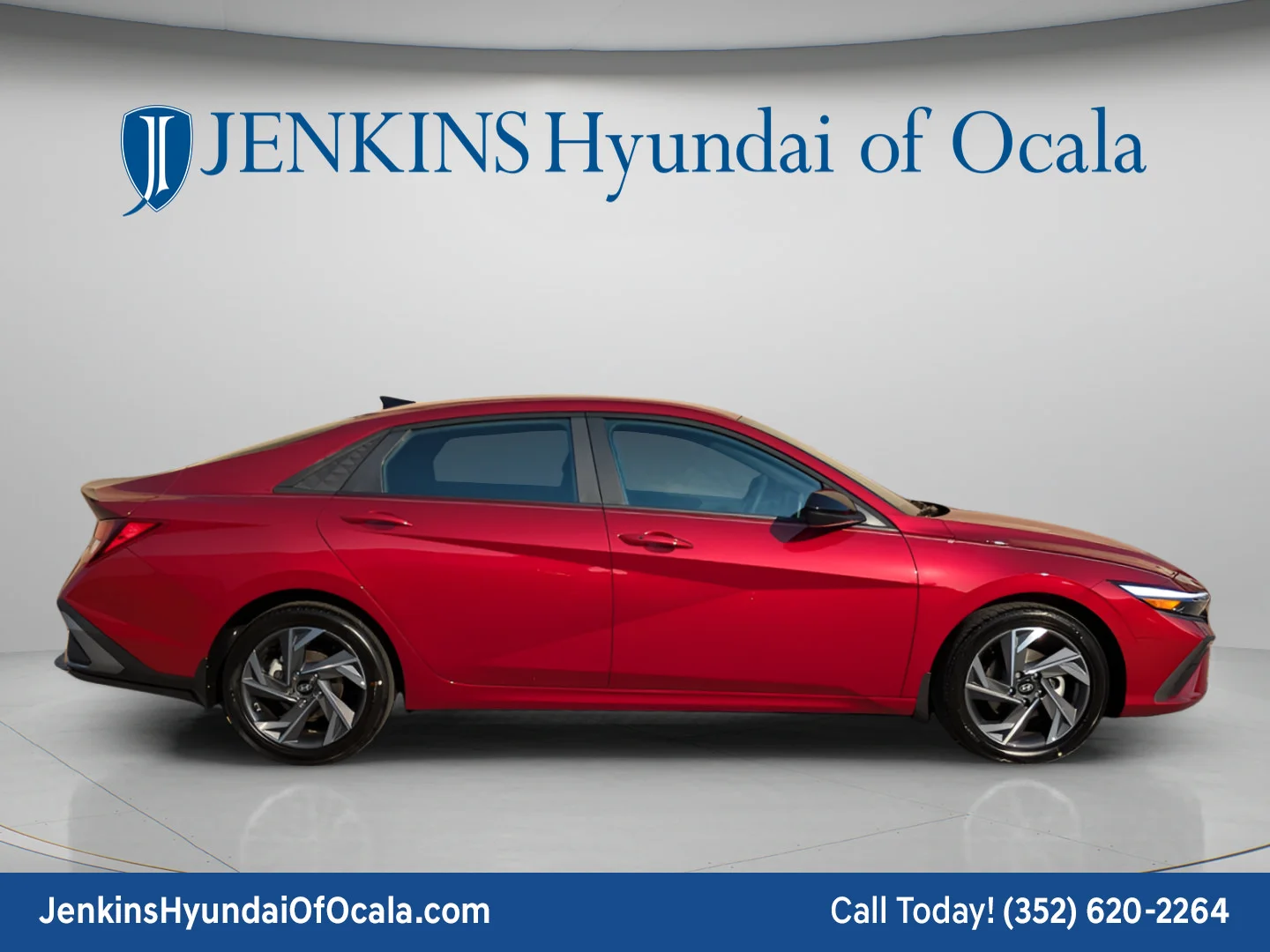 Used 2025 Ultimate Red Hyundai SEL Convenience image 2