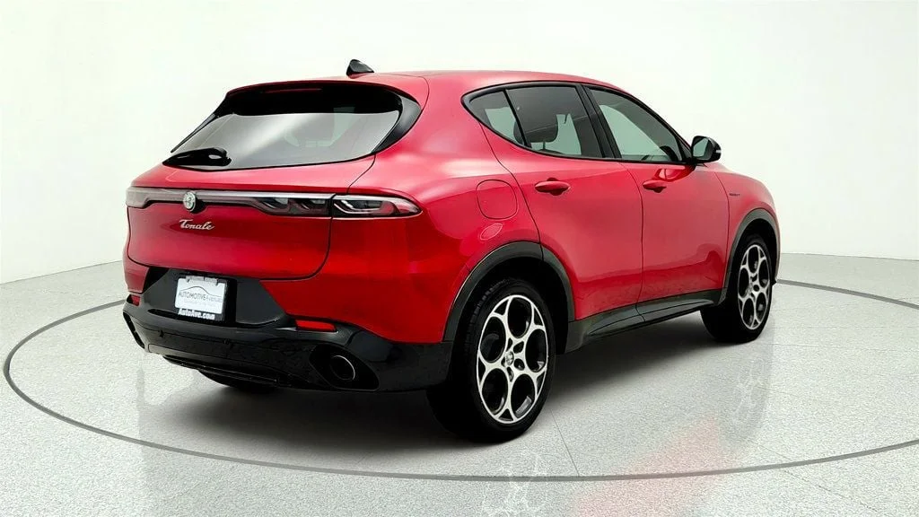 Used 2024 Alfa Rosso Alfa Romeo Veloce eAWD w/ Active Assist & Premium Interior Pkg image 5