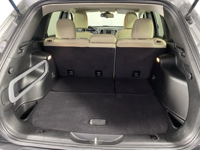 Used 2017 Silver Jeep Sport image 29