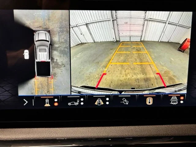 Used 2026 White GMC AT4 image 15