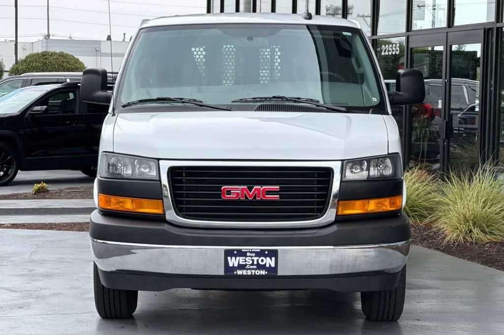 Used 2025 Summit White GMC Work Van image 9