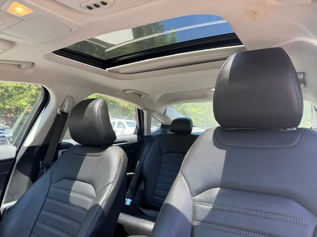 Used 2015 Gray Ford SE image 10