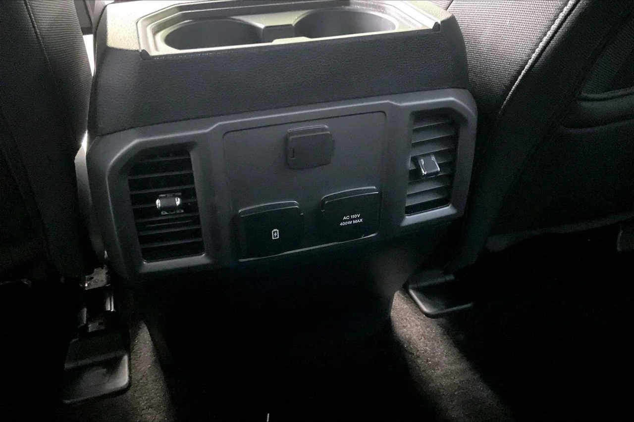 Used 2020 Black Ford XLT image 15