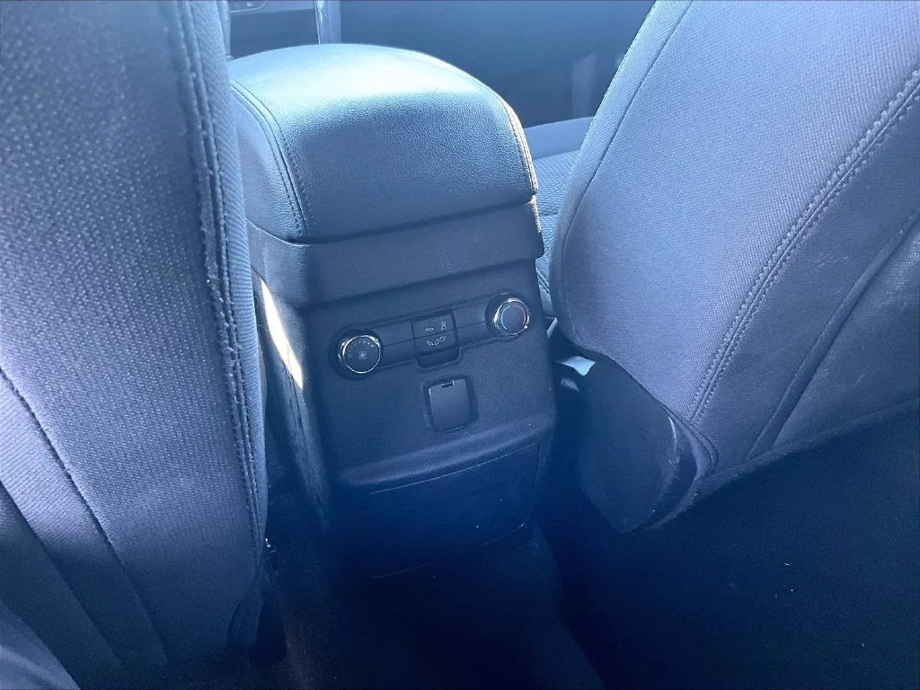 Used 2019 White Ford XLT image 35