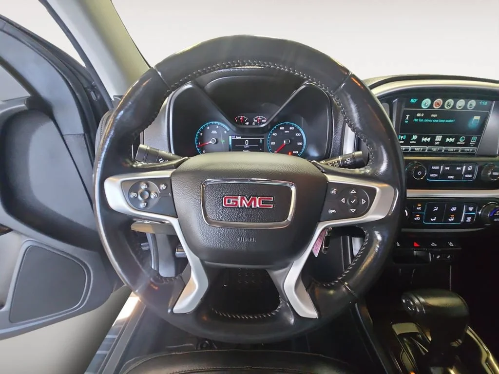 Used 2018 SATIN STEEL METALLIC GMC 4WD SLT image 13