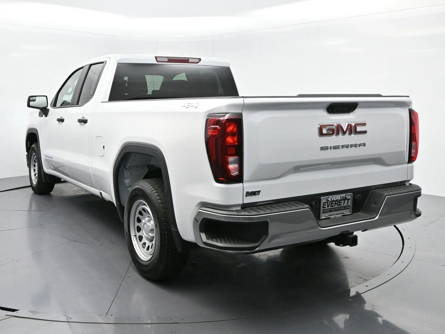 Used 2026 Summit White GMC Pro image 5