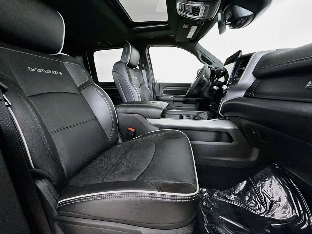 Used 2025 White Ram Laramie image 29