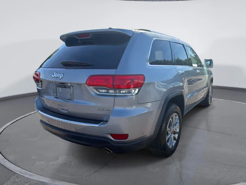 Used 2016 Silver Jeep Limited image 7