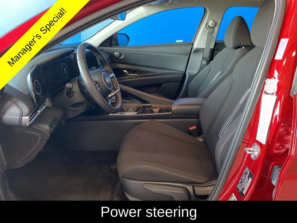 Used 2025 Red Hyundai SEL Convenience image 11