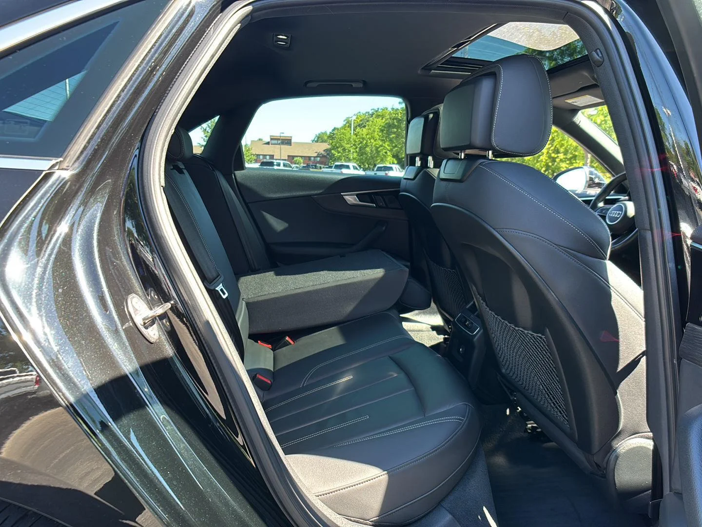 Used 2020 Mythos Black Metallic Audi Premium image 17