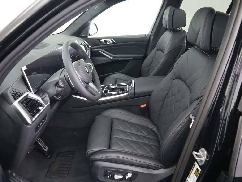 Used 2026 Black Sapphire Metallic BMW xDrive40i image 21