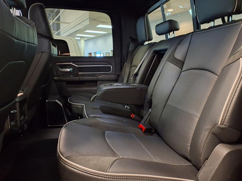 New 2026 Diamond Black Crystal Pearl-Coat Exterior Paint RAM Laramie image 5
