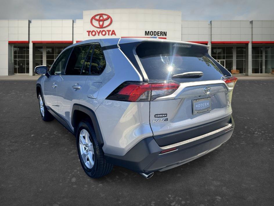 Used 2021 Silver Sky Metallic Toyota XLE image 7